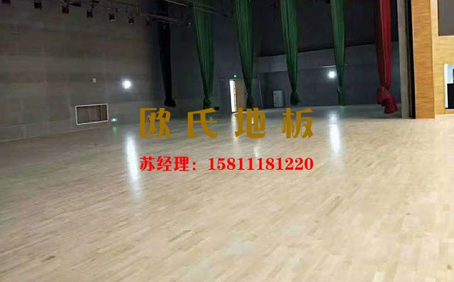 為什么舞臺木地板要翻新？舞臺木地板翻新的具體操作——歐氏地板